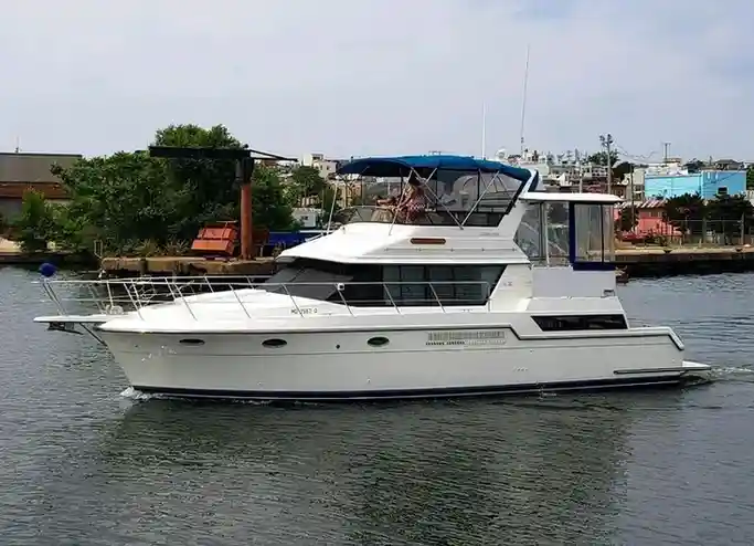 43ft Carver Luxury Yacht